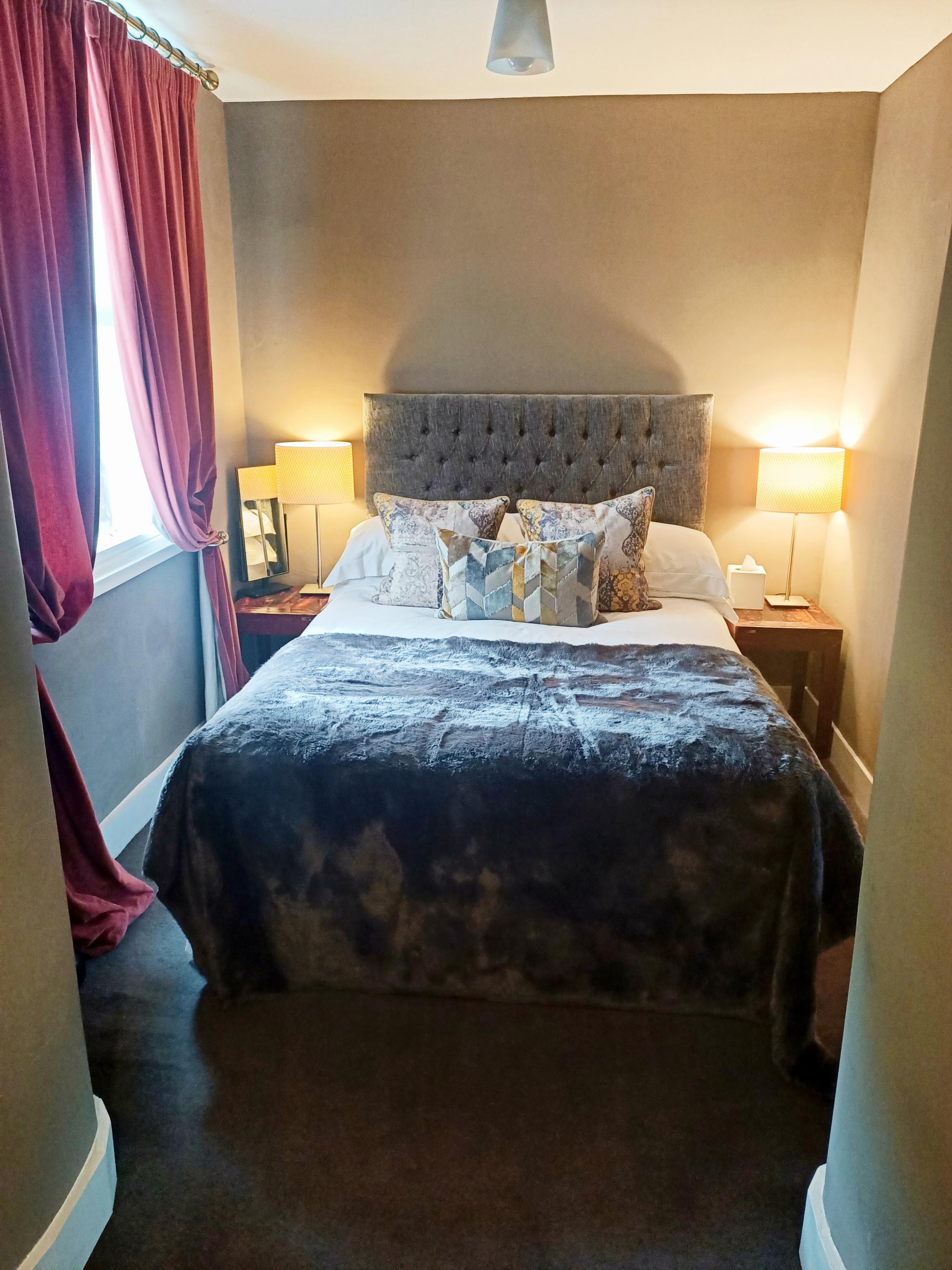 Courtyard Room with double bed