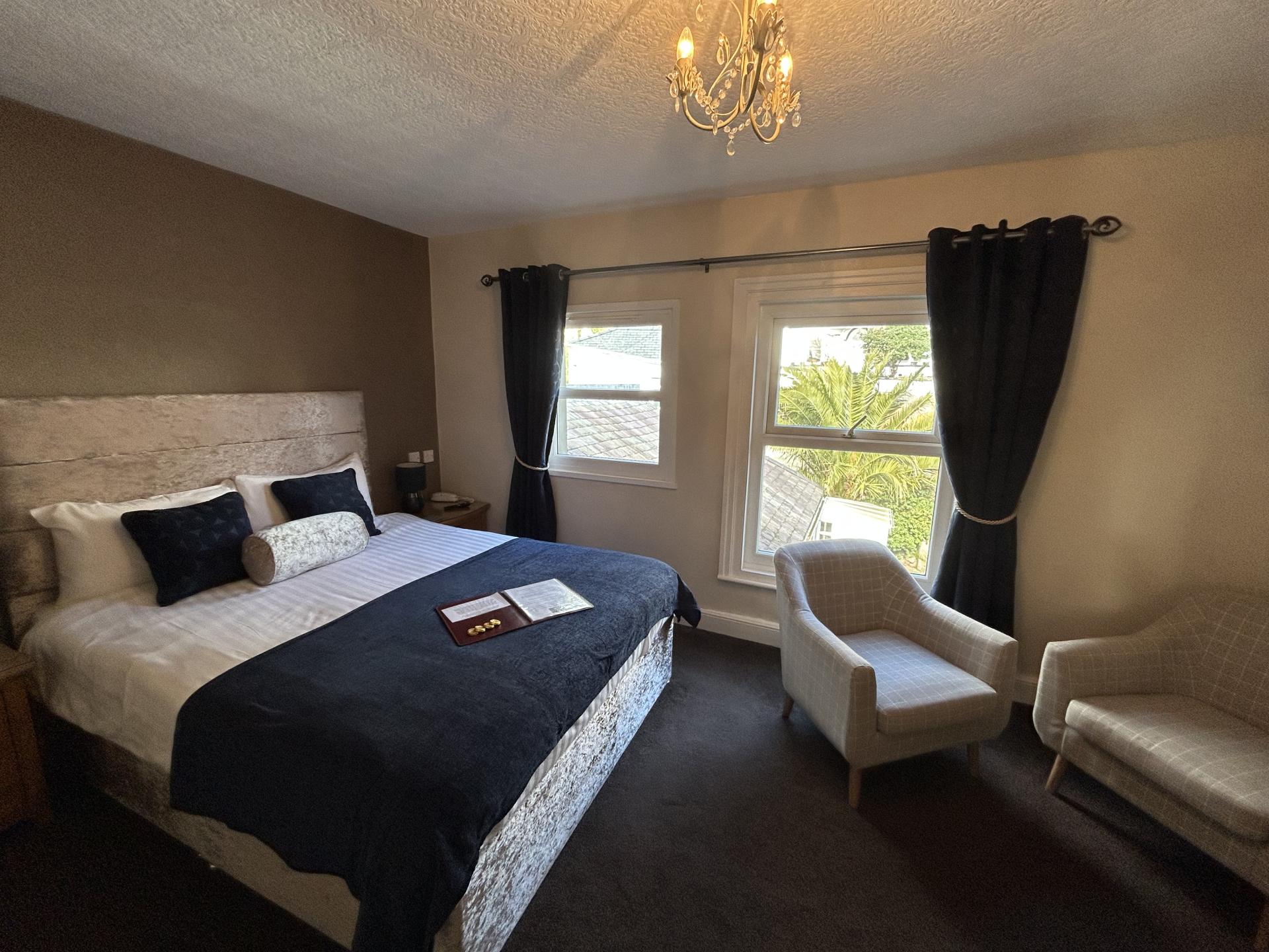 Deluxe king size including breakfast