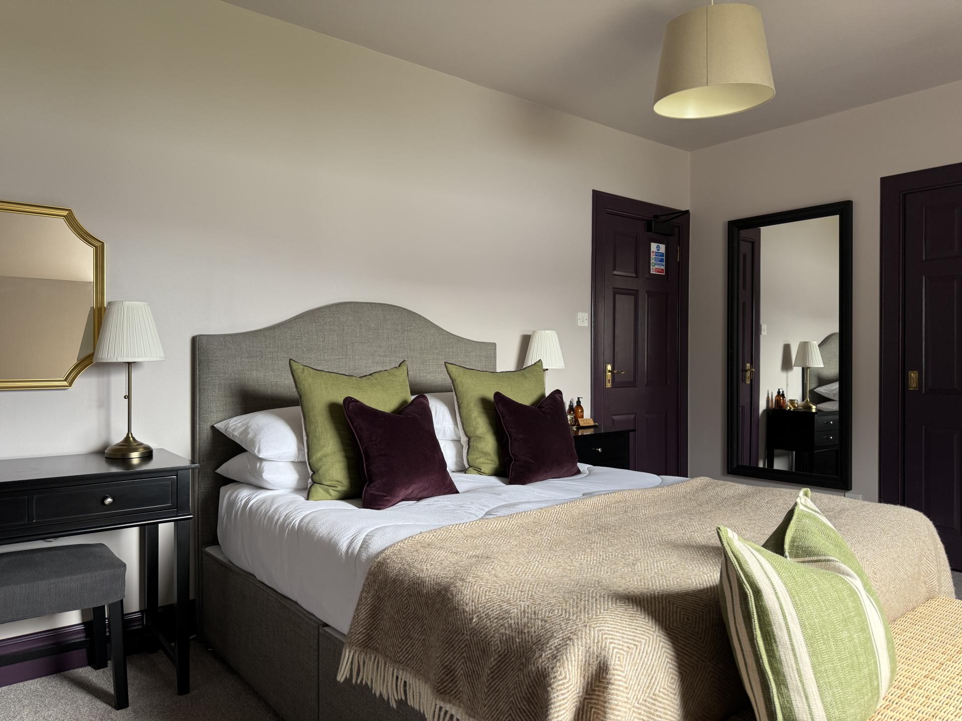 King Room with Loch View - One-night stay
