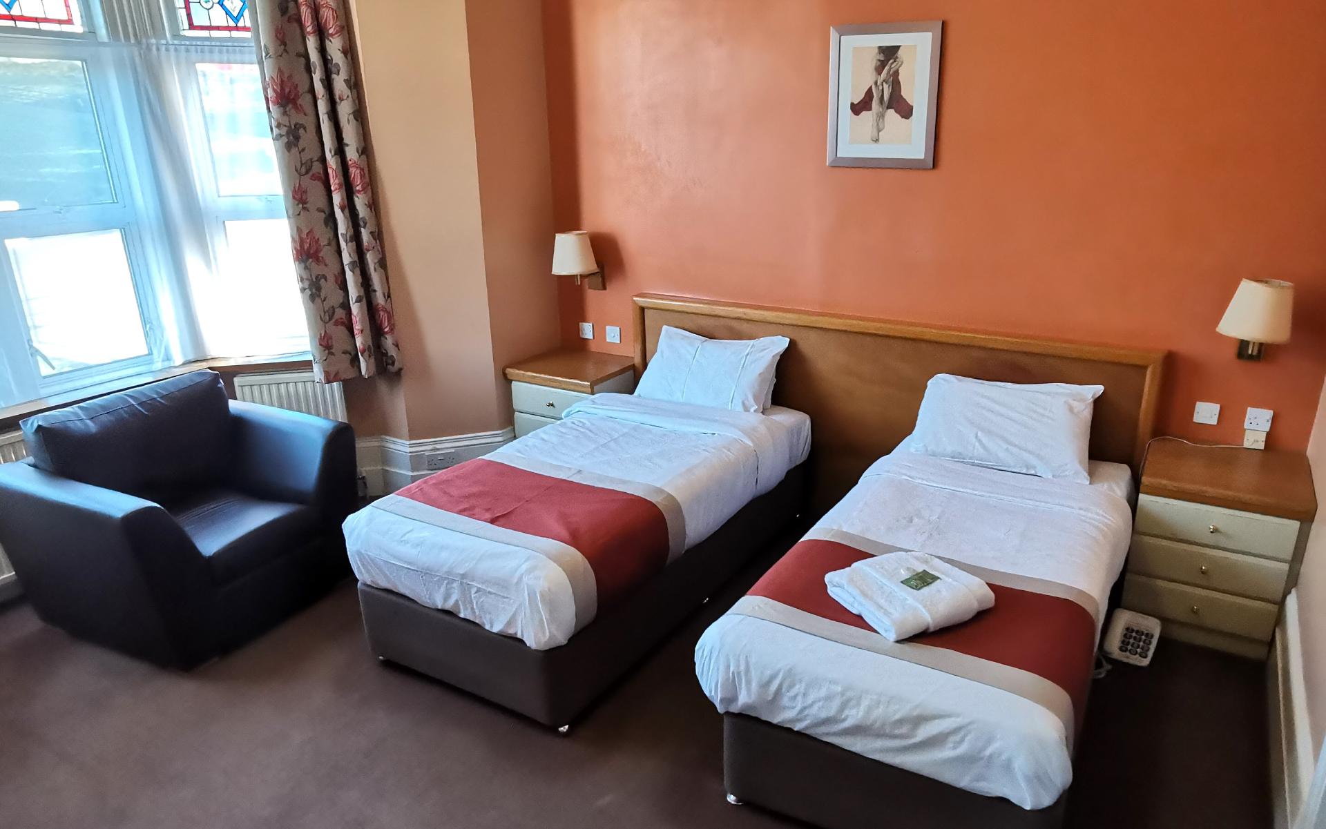 Twin En-suite Room (inc. Breakfast)