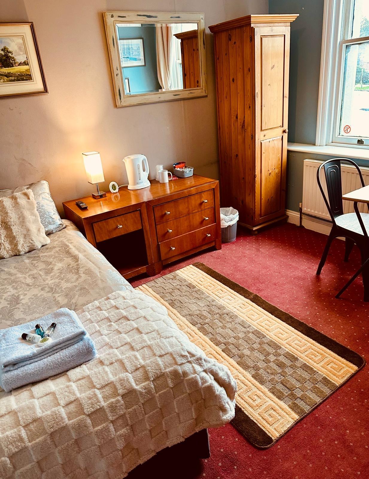 *Economy Single Room En-suite with shower (Room Only)