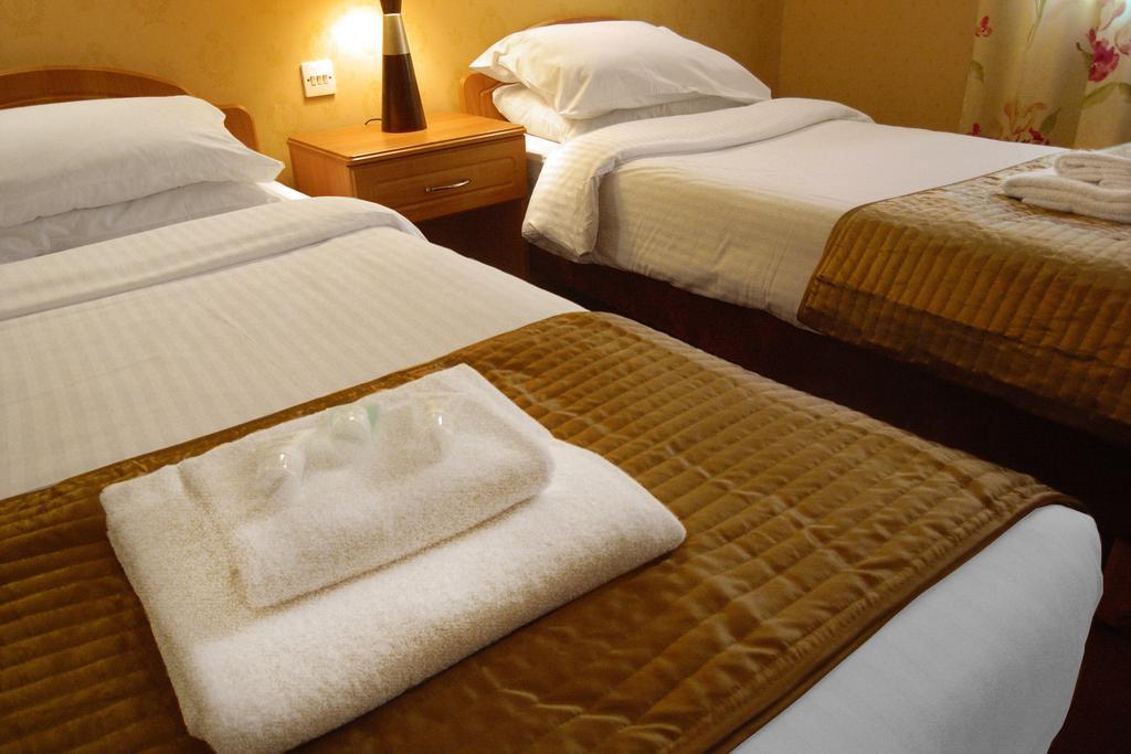 Twin Room En-suite (inc. Breakfast)