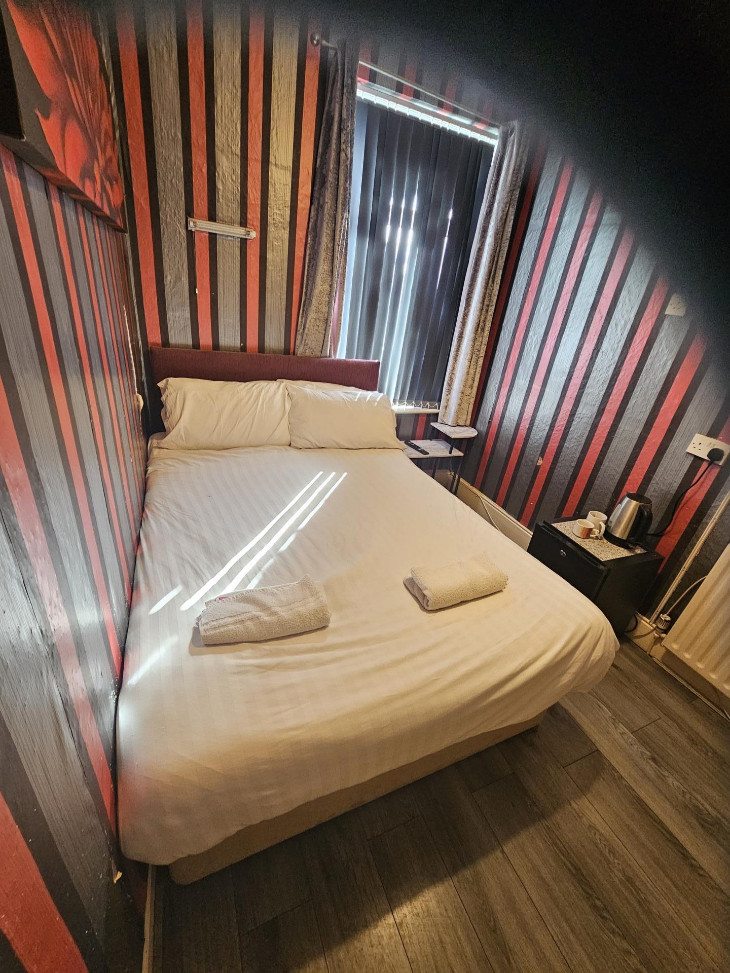 Budget Double Room En-suite with shower (Room Only) - First Floor