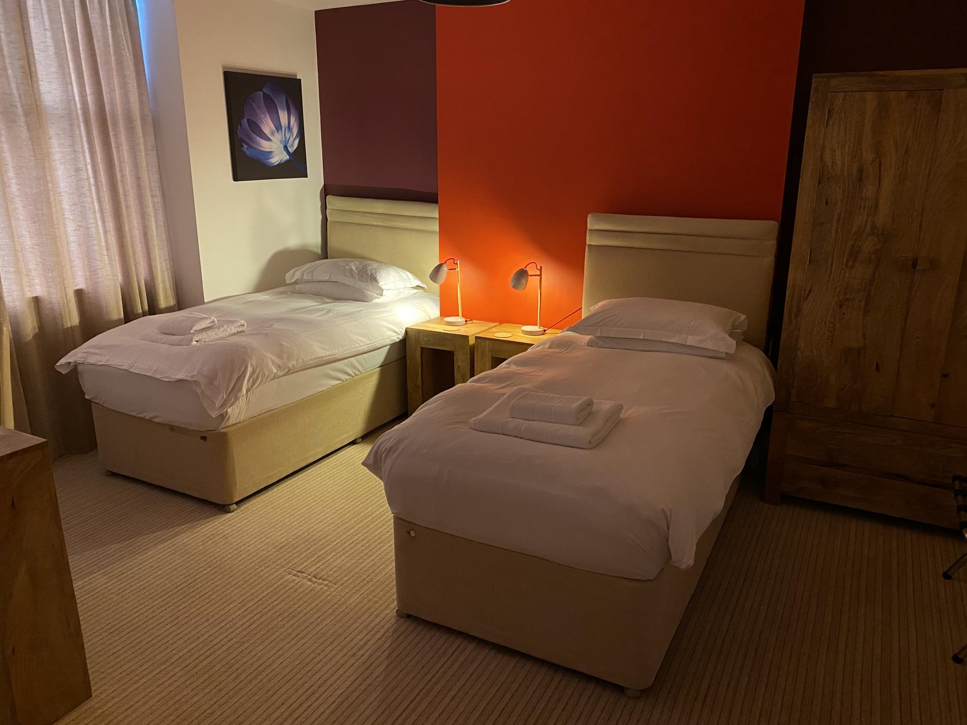 Disabled Access Twin en-suite (Room only)