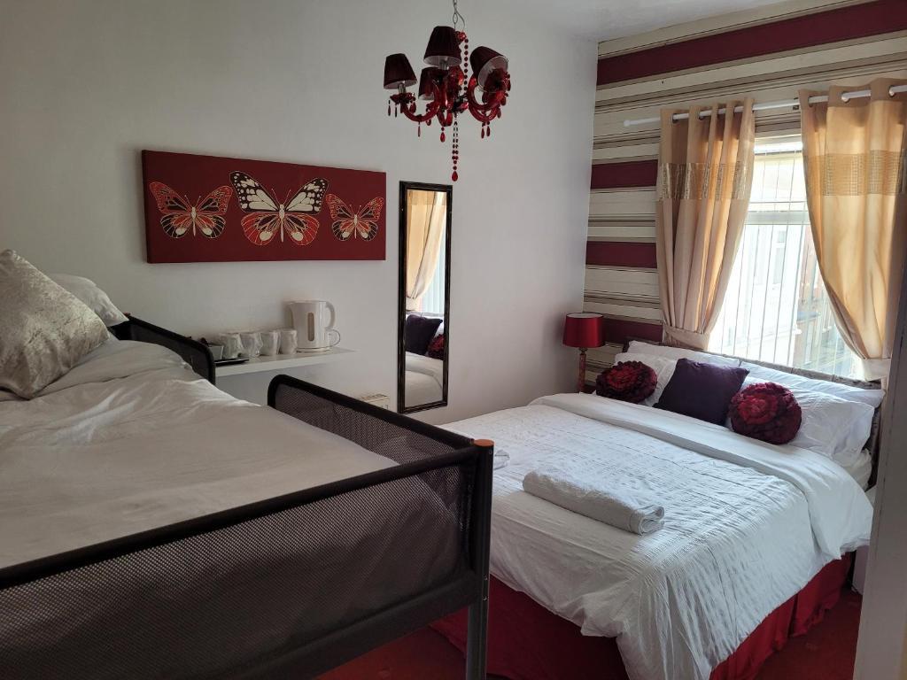 Superior Family Room En-suite with shower (Room Only) - First Floor