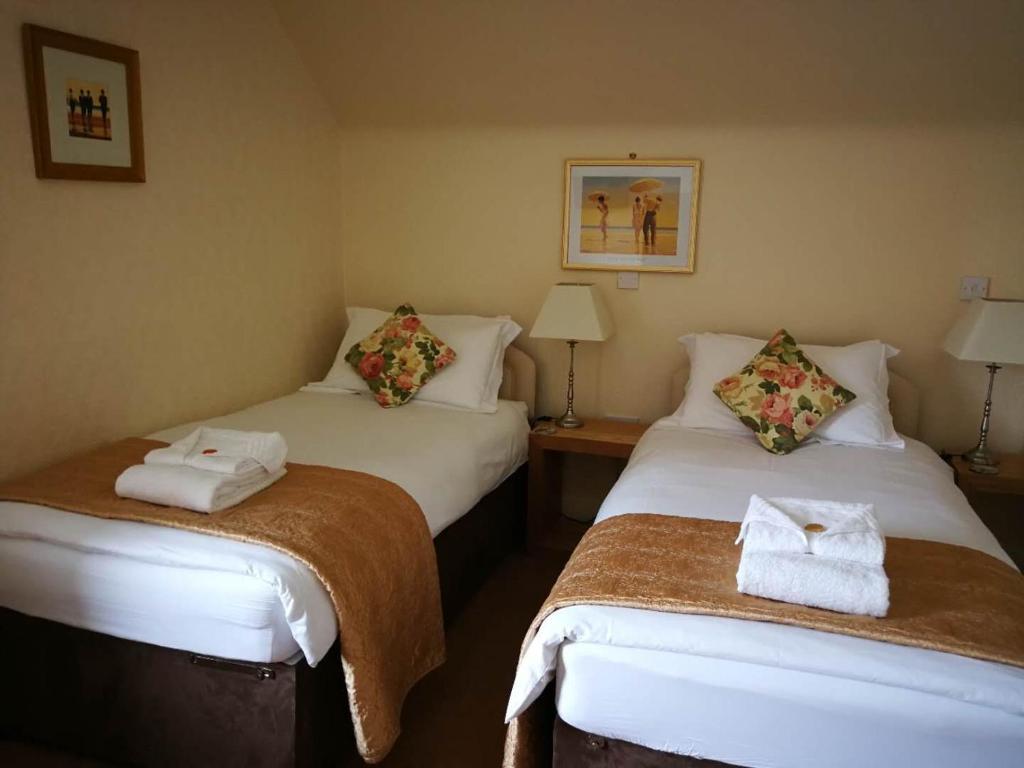 Twin En Suite Room
