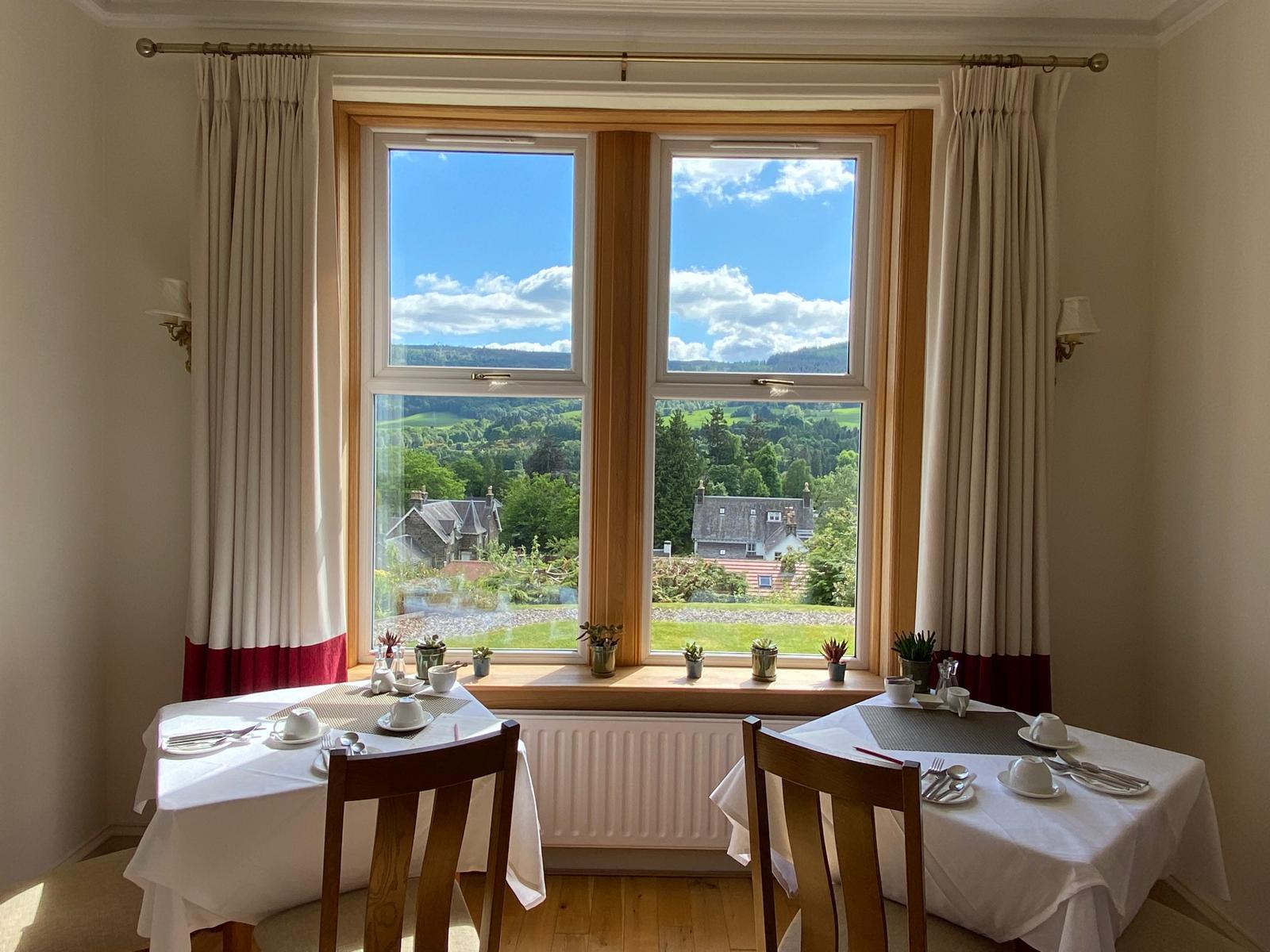 Full Scottish breakfast and French toast at Beinn Bhracaigh Pitlochry