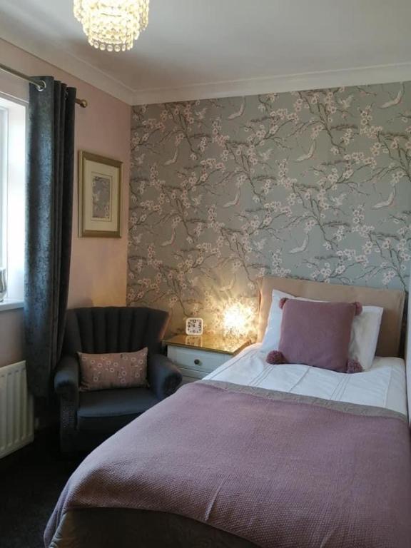 Single Room Private bathroom (Inc. Breakfast)