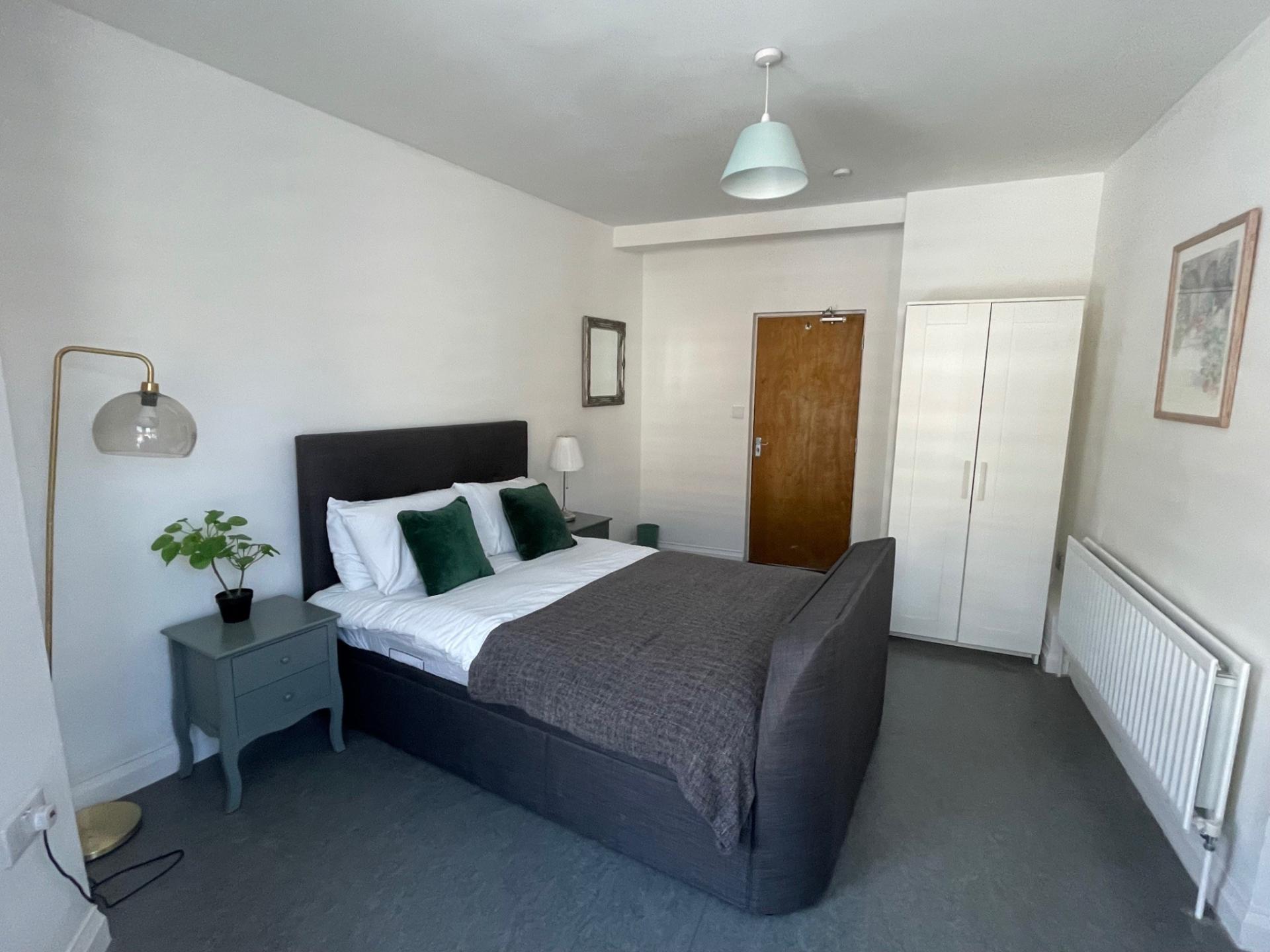 Room 4 - Large Double Room(Room Only) - First Floor with City View