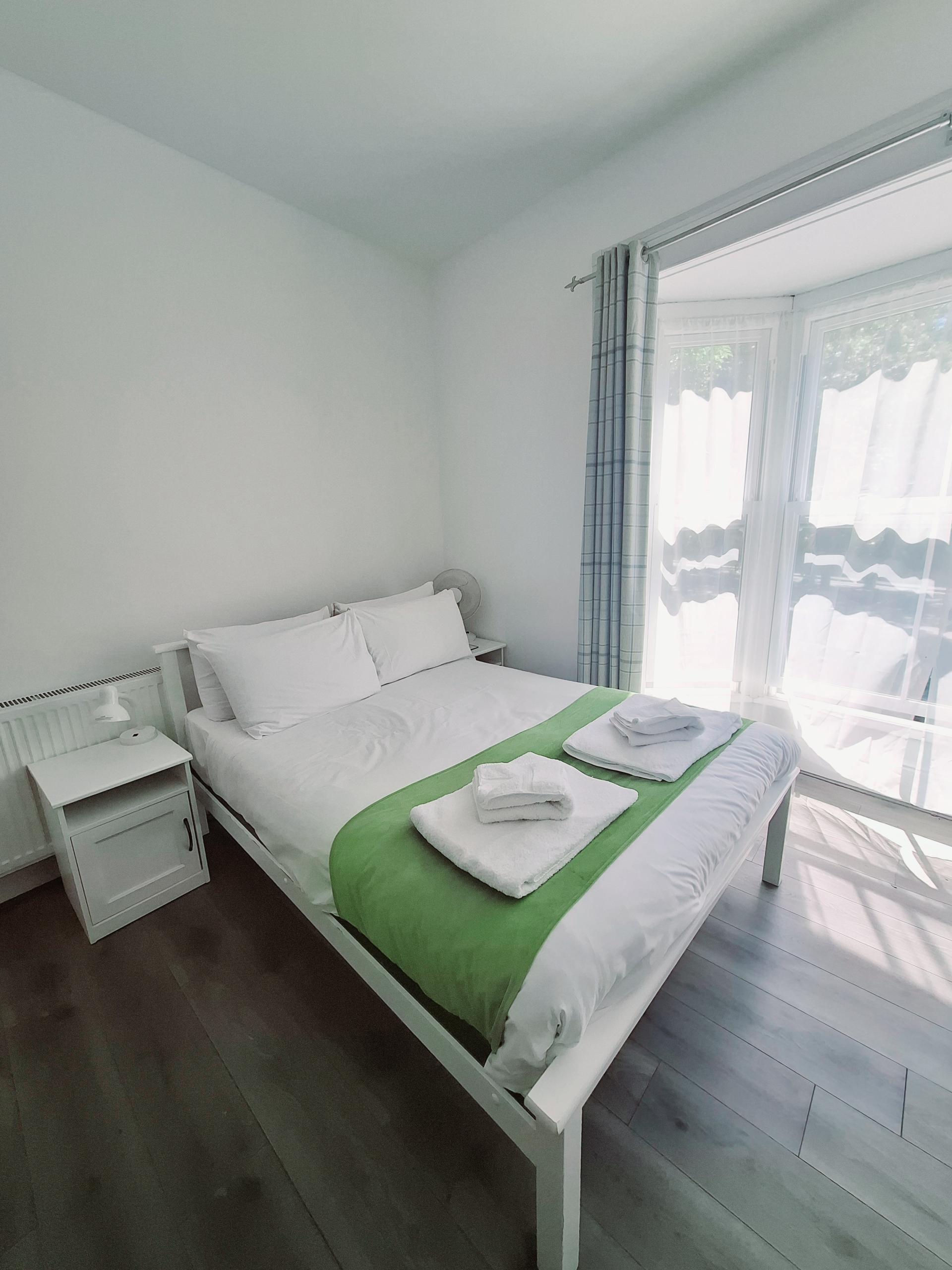 Double En-suite Room (inc. Breakfast) Standard Rate