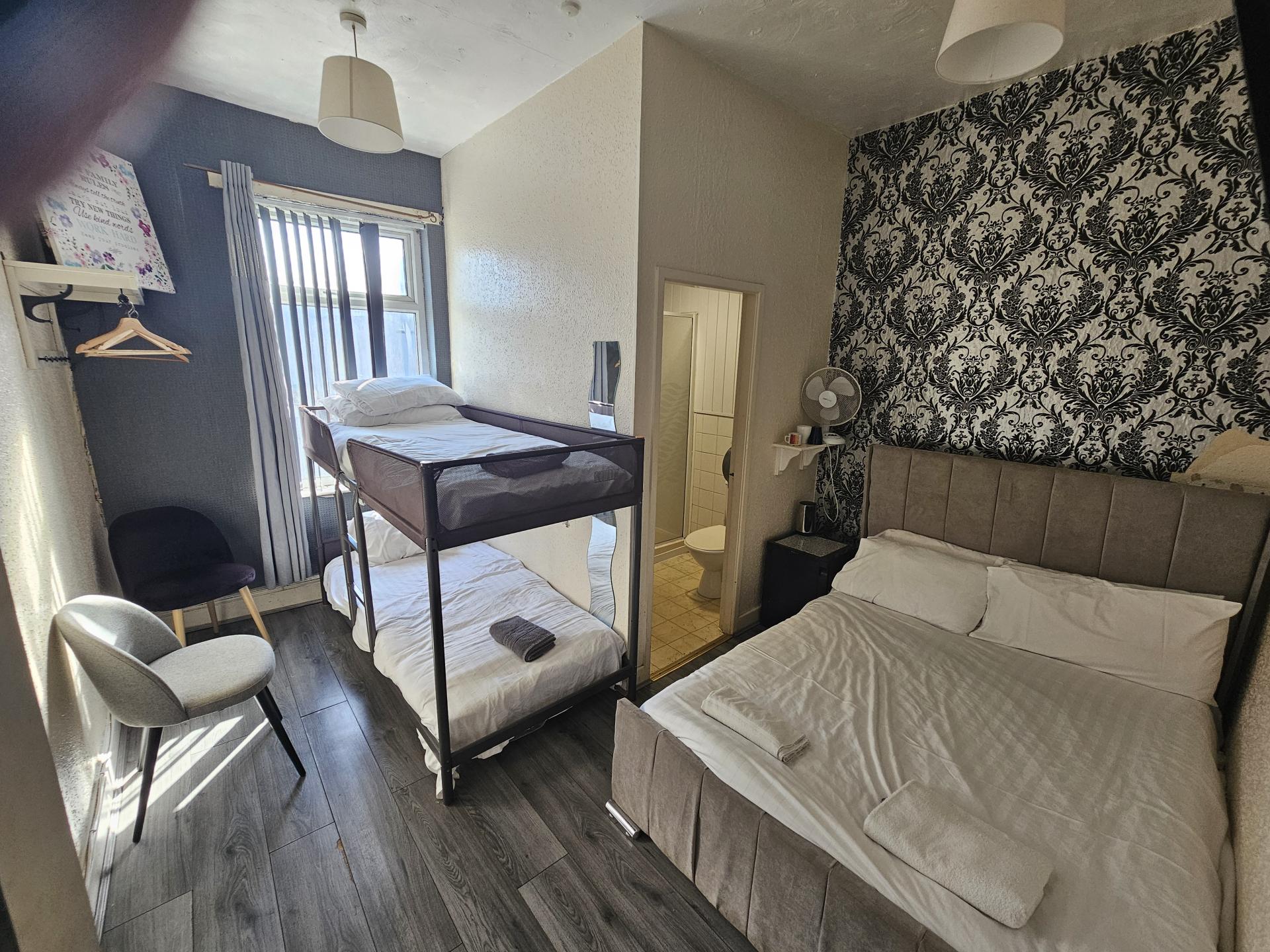 Budget Family Room En-suite with shower (Room Only)