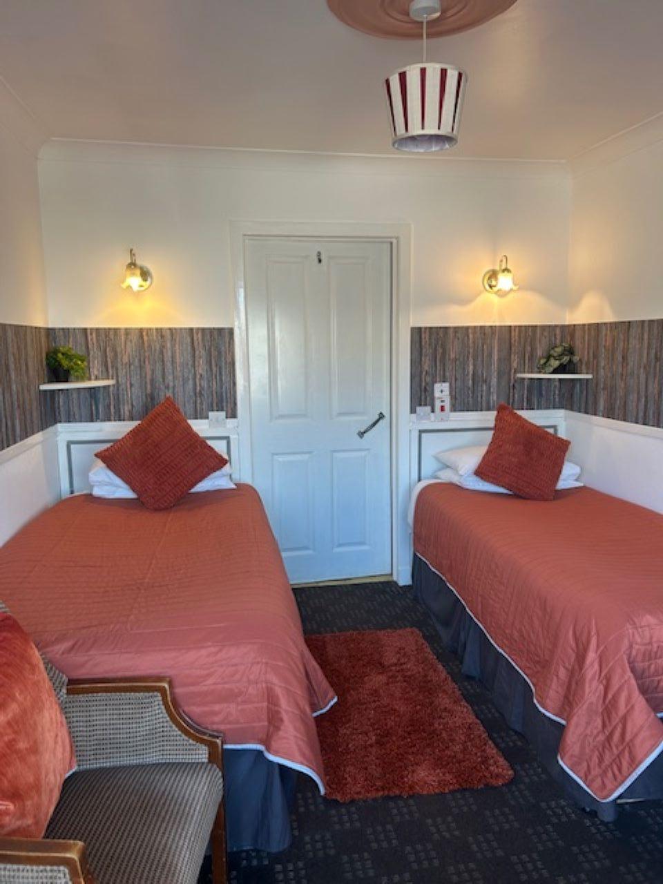 Twin Room (room Only)