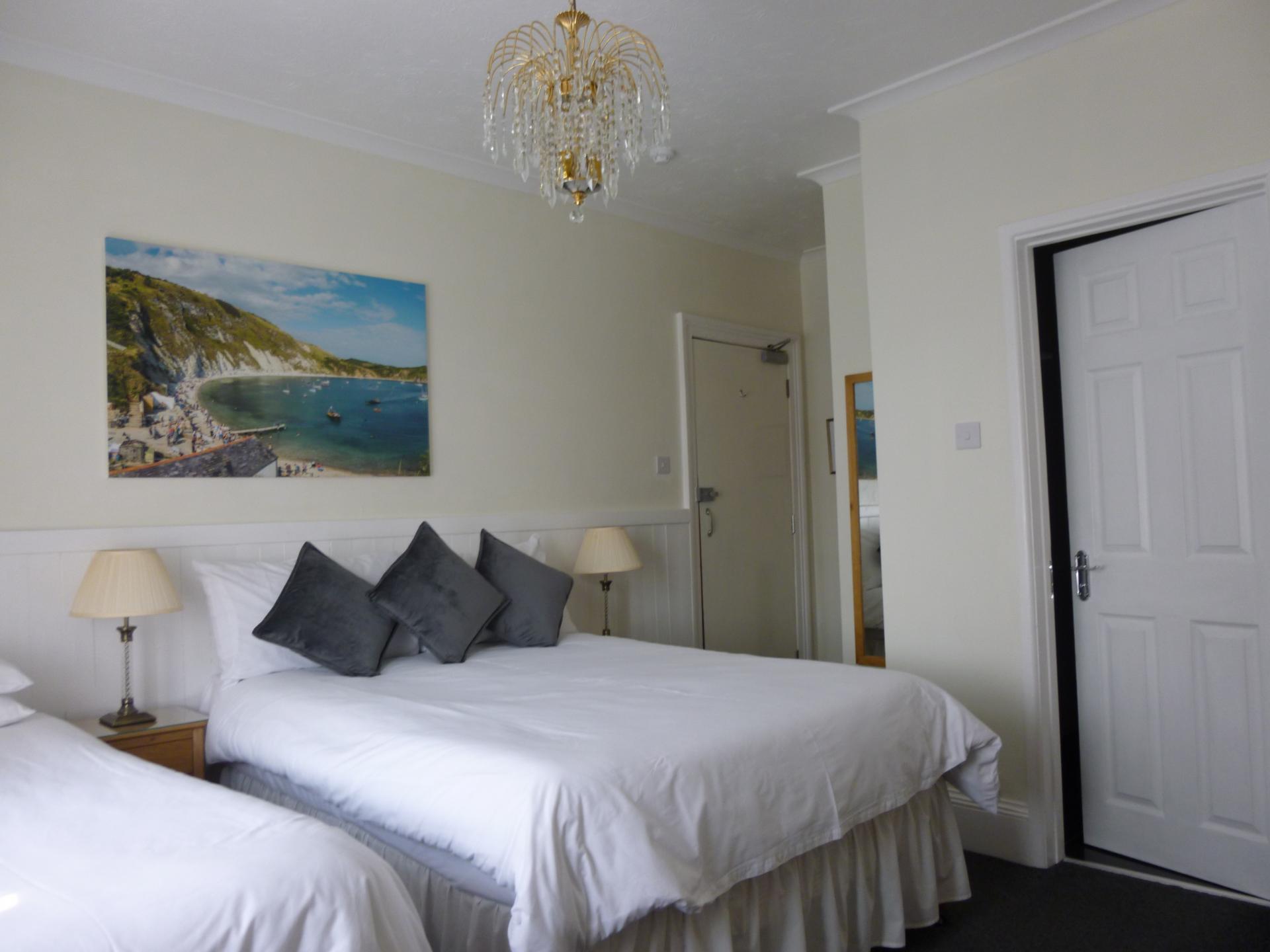 Double / Twin En-suite Room Including Breakfast