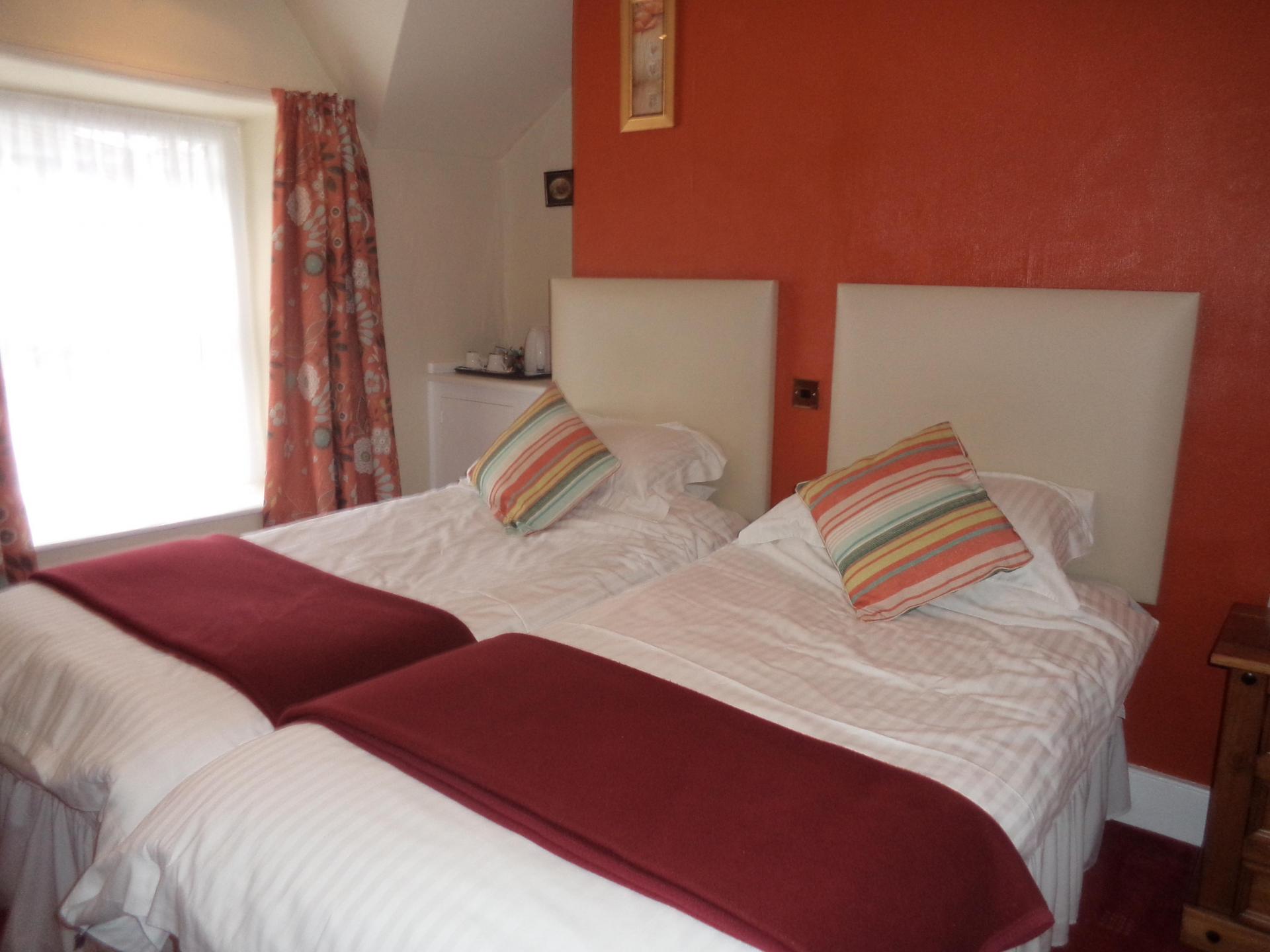 Twin En-suite Room (inc. Breakfast)