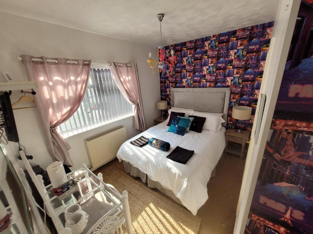 Superior King size Room En-suite with shower (Room Only) - First Floor