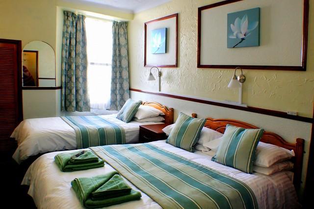 Large Double En-suite Room