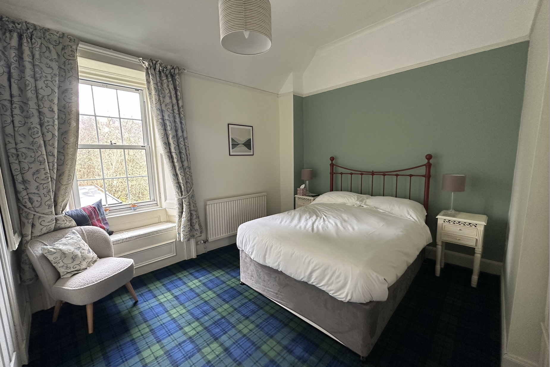 Room 2. Standard King Room En-suite with shower (Inc. Breakfast) - First Floor