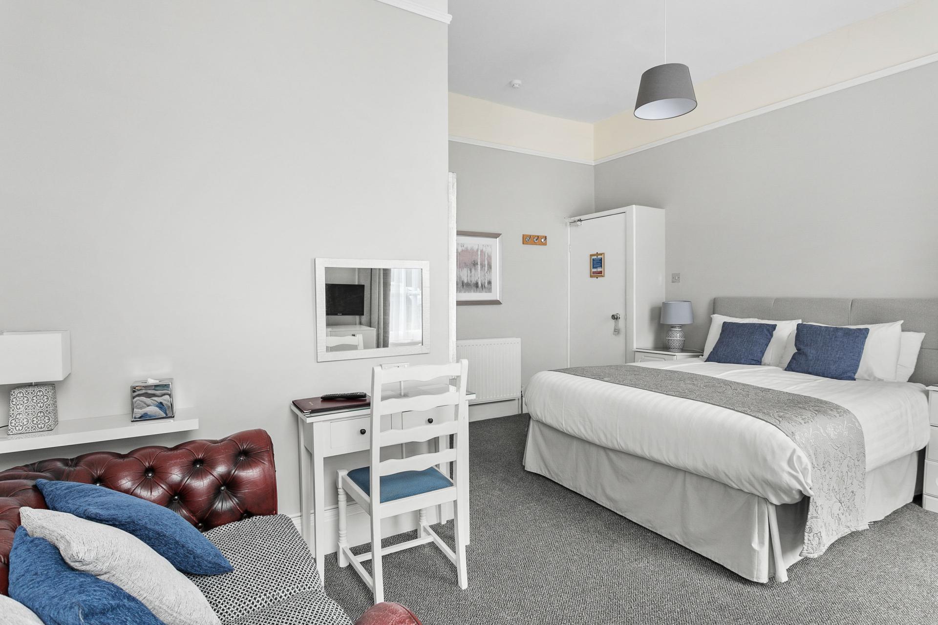 Superior King 1(inc. Breakfast)