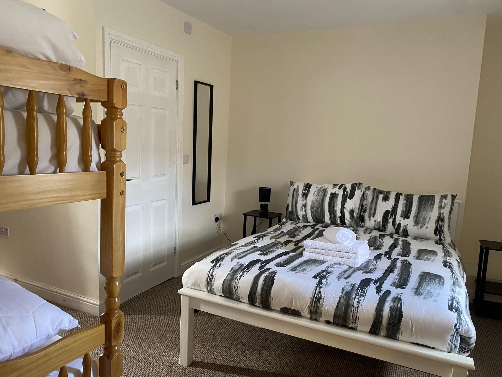 Quad size Room En-suite with shower (Room Only)